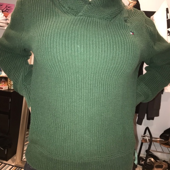 turtleneck sweater - Picture 3 of 7